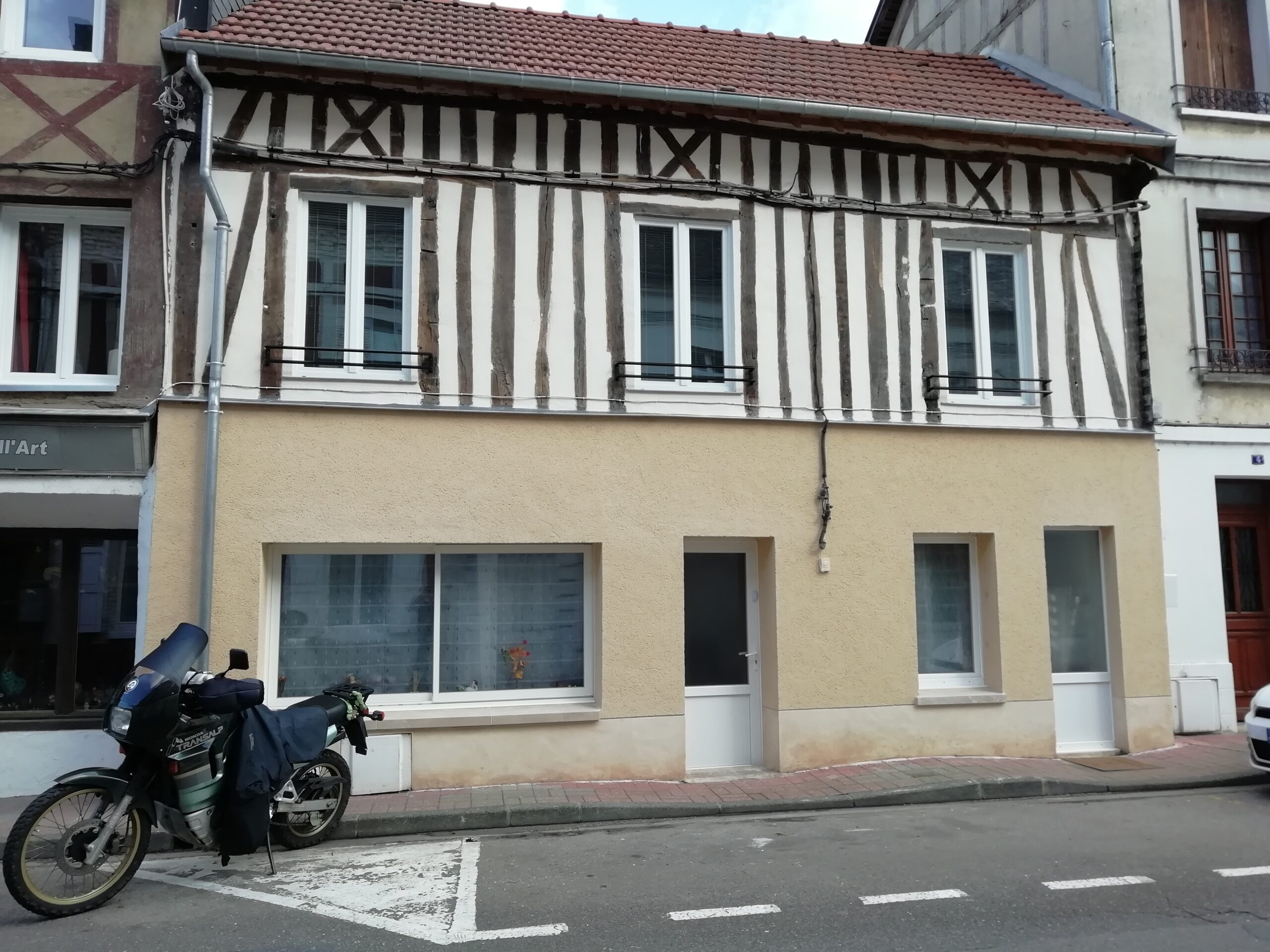 Restauration d’une façade ancienne en colombage